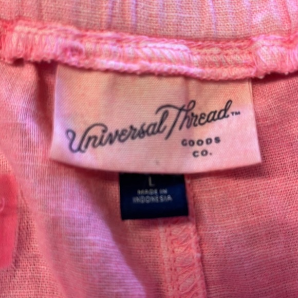 NWOT Universal Thread Shorts - Picture 2 of 3